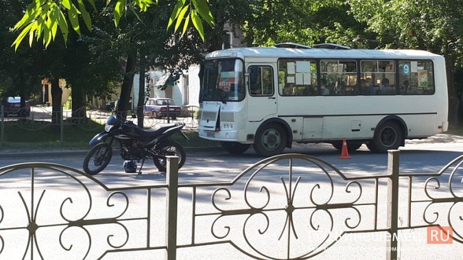 В Кинешме на улице 50-летия Комсомола мотоцикл сбил женщину фото 3