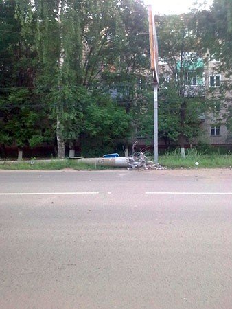 В Ивановской области «Мерседес» снёс столб линии электропередач фото 2