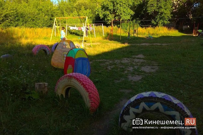 Кинешемцы разрисовали фасад ветхой трехэтажки Смешариками фото 6