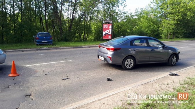 В час пик на ул.Вичугской столкнулись Volkswagen Polo и Kia Rio фото 5