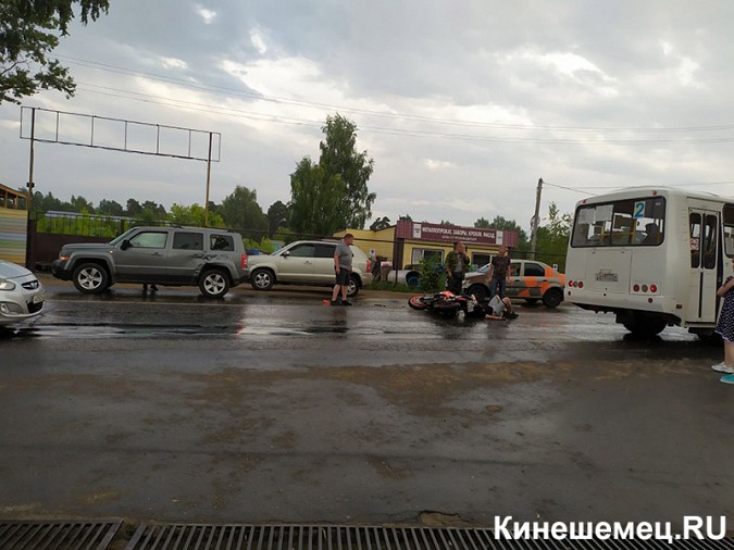 На улице Вичугской сбит мотоциклист фото 2