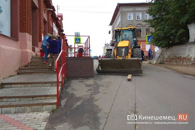 На перекрестке Советская-Рылеевская перекопали проезжую часть фото 12