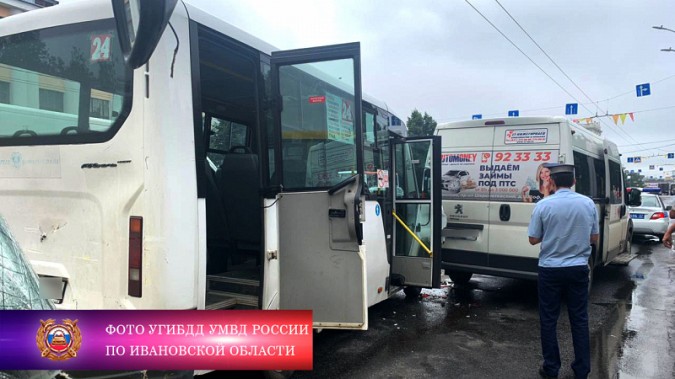 В Иванове столкнулись три пассажирских автобуса фото 2