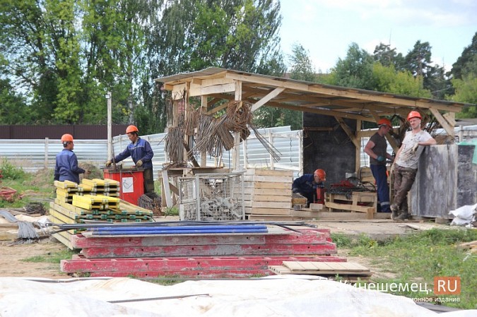 Подрядчик обещает закончить строительство бассейна на Гагарина до конца года фото 9