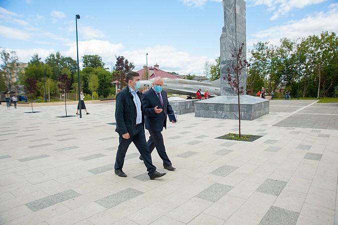 Губернатор и мэр Кинешмы прогулялись по парку имени 35-летия Победы фото 2