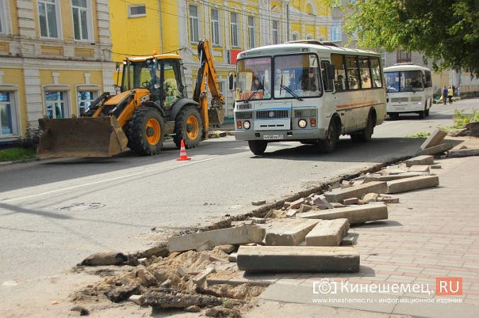 В Кинешме приступили к ремонту дороги на улице Комсомольской фото 8