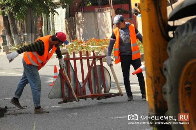 В Кинешме приступили к ремонту дороги на улице Комсомольской фото 5