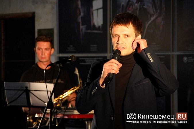 В фойе кинешемского театра сыграли спектакль в рамках фестиваля «Островский-FEST» фото 8