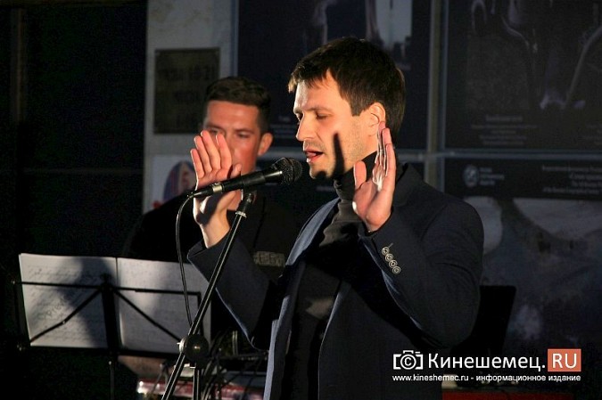 В фойе кинешемского театра сыграли спектакль в рамках фестиваля «Островский-FEST» фото 9