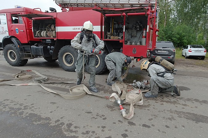 На территории Дмитриевского химзавода прошли командно-штабные учения ФСБ фото 16