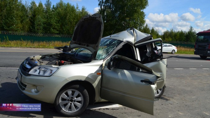 В жутком тройном ДТП с грузовиком под Ивановом погиб инструктор автошколы фото 9