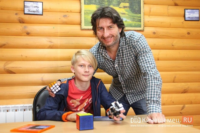 Школьник с кинешемскими корнями стал амбассадором легендарного кубика Рубика фото 2