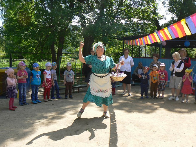 Пенсионеры устроили праздник для детей в Кинешме фото 8