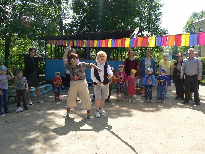 Пенсионеры устроили праздник для детей в Кинешме фото 6