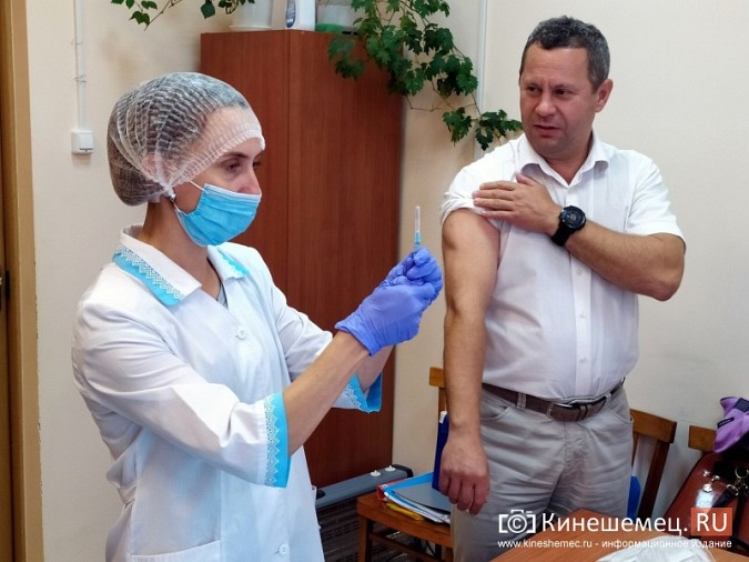 За выходные в Кинешемской ЦРБ привилось около 500 человек фото 6