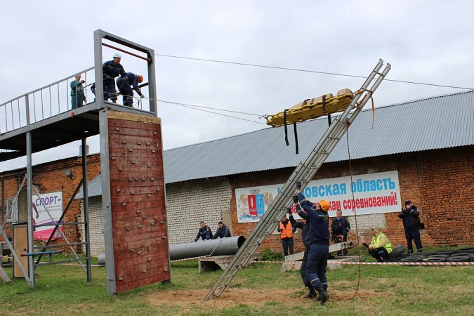 Кинешемские спасатели участвовали в областных соревнованиях по многоборью фото 9