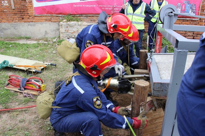 Кинешемские спасатели участвовали в областных соревнованиях по многоборью фото 4