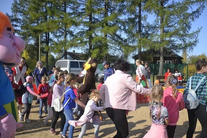 В Наволоках установили новую детскую площадку фото 12