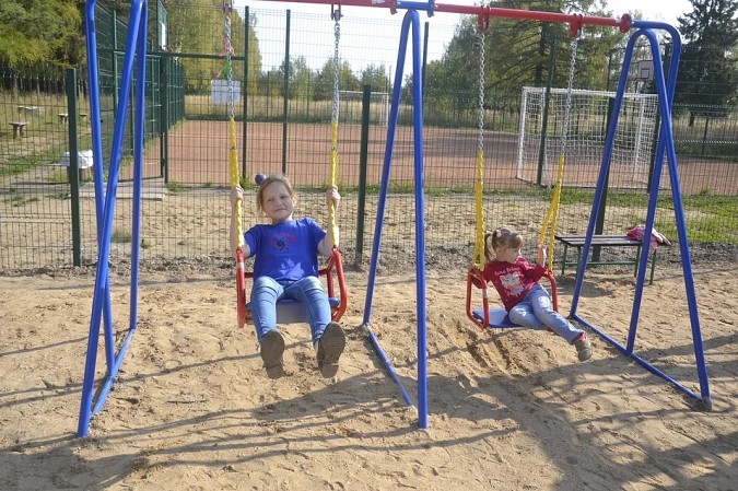В Наволоках установили новую детскую площадку фото 2