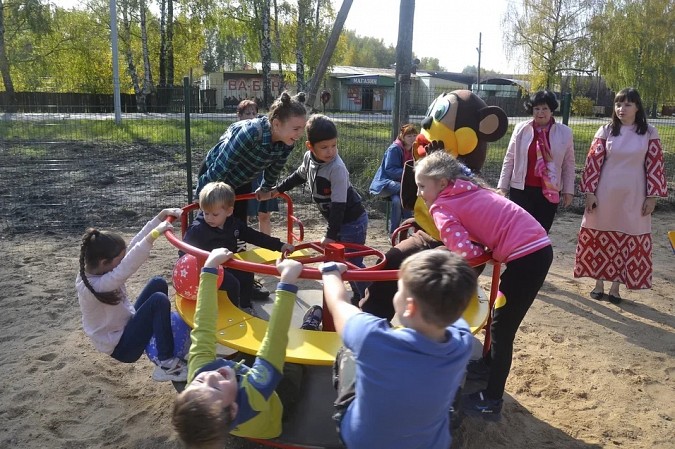 В Наволоках установили новую детскую площадку фото 8