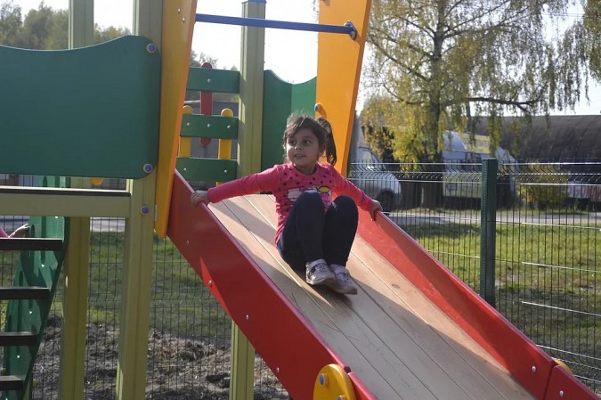 В Наволоках установили новую детскую площадку фото 5