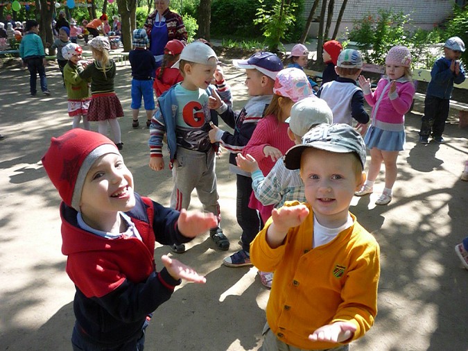 Воспитанники кинешемского детского сада торжественно объявили о начале лета фото 10