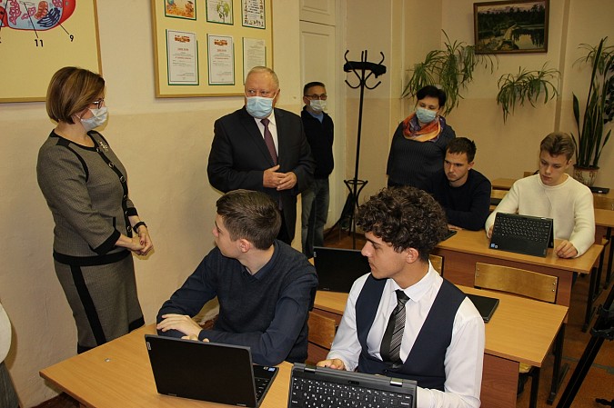 Школы Кинешмы получили новое компьютерное оборудование фото 5