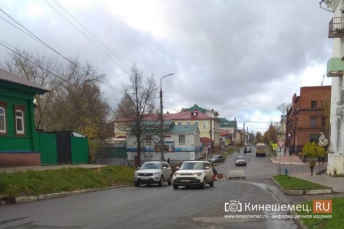 Автолюбители проигнорировали информацию о закрытии проезда по улице Ленина фото 6