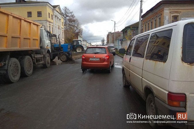 Автолюбители проигнорировали информацию о закрытии проезда по улице Ленина фото 11