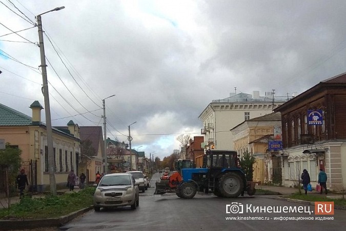 Автолюбители проигнорировали информацию о закрытии проезда по улице Ленина фото 12