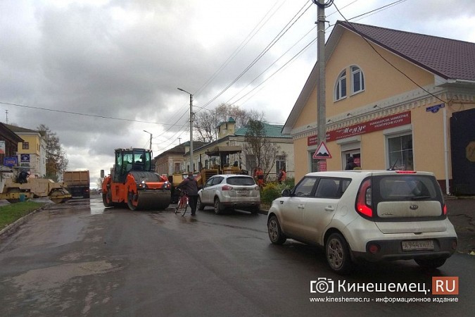 Автолюбители проигнорировали информацию о закрытии проезда по улице Ленина фото 15