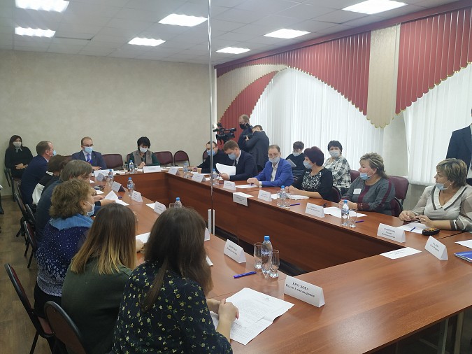 В Наволоках прошло заседание комиссии по образованию областной думы фото 6