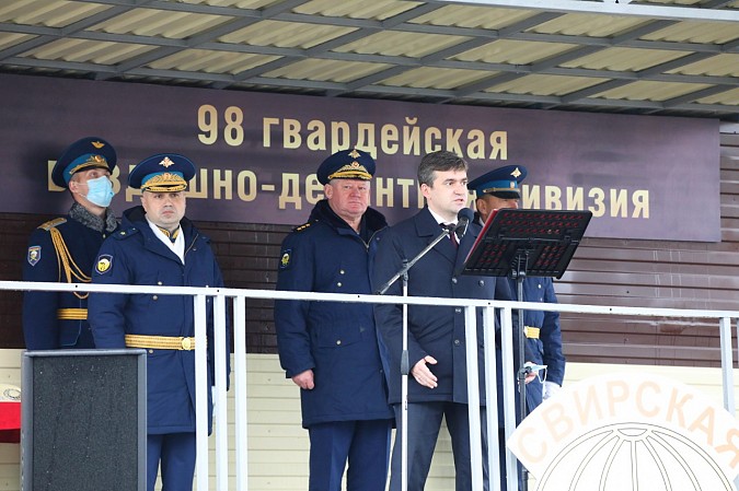 командир 76 дивизии вдв псков чубарыкин. командир тульской дивизии вдв евгений тонких.