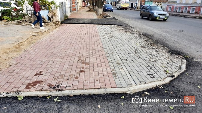 Ремонт тротуаров и дорог в центре Кинешмы порой не выдерживает никакой критики фото 8