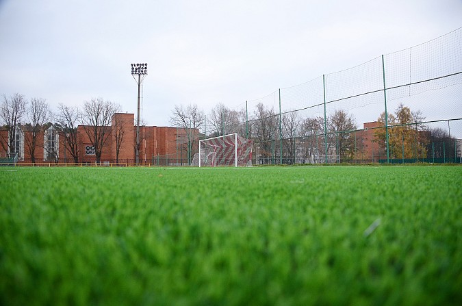 В Иванове уложено новое футбольное поле, в Кинешме - разваливается старое фото 4