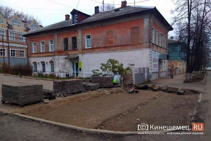 В центре Кинешмы начали перекладывать только что уложенную плитку фото 2