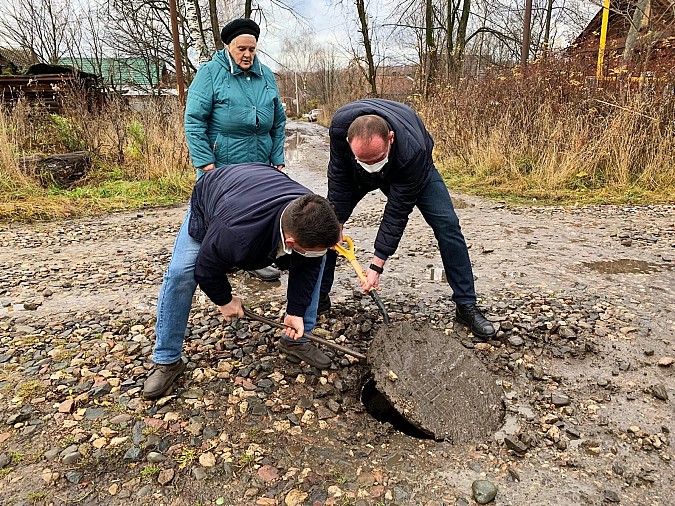 Председатель Кинешемской думы Михаил Батин принял участие в восстановлении водопровода фото 2