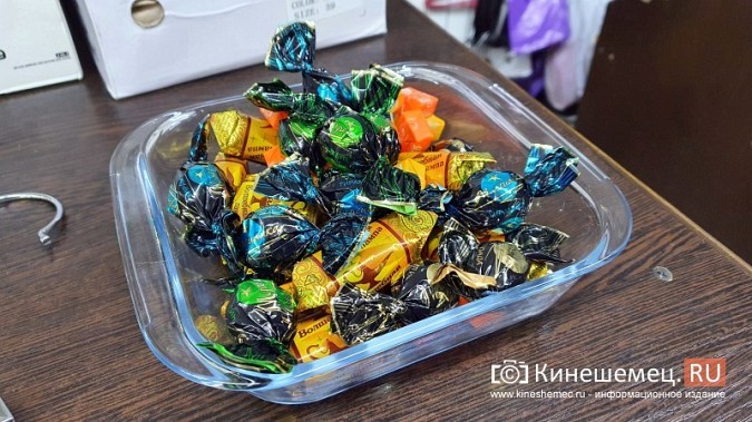 В магазинах Кинешмы владельцы-азербайджанцы раздают шоколад в честь событий в  Карабахе фото 3