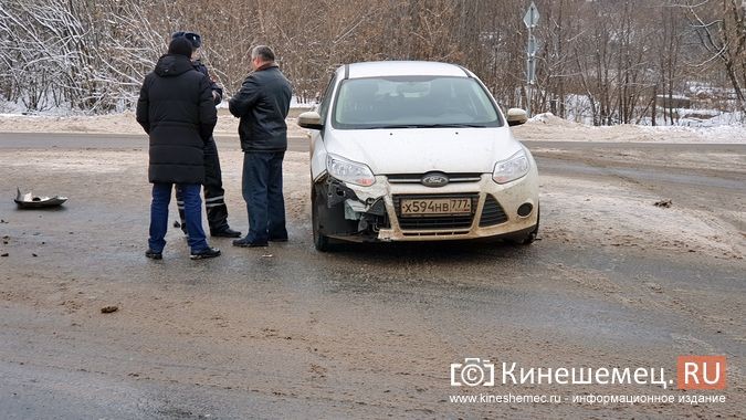 ДТП у Кузнецкого моста: «Форд» столкнулся с «Понтиаком» фото 3