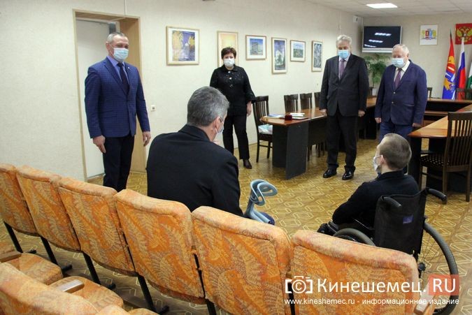 Депутат госдумы Юрий Смирнов вручил награды кинешемским паралимпийцам фото 2