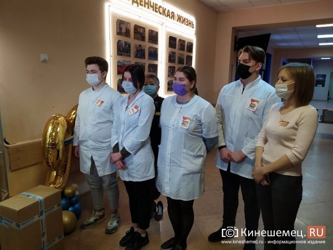 Юрий Смирнов встретился с кинешемскими волонтерами-медиками фото 3