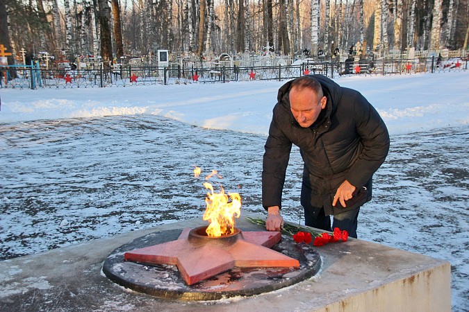 В Кинешме почтили память павших в годы Великой Отечественной войны фото 8