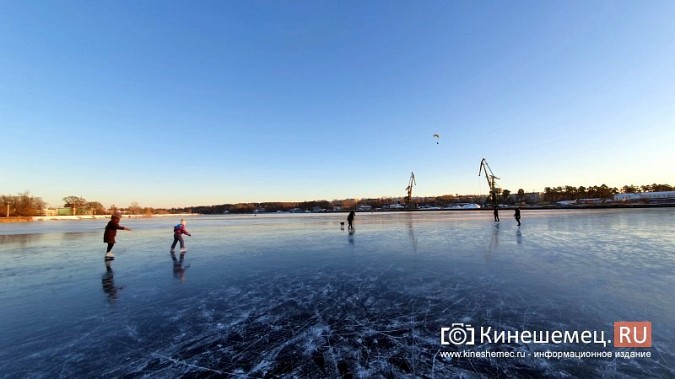 Кинешемцы облюбовали речные просторы для катания на коньках фото 10