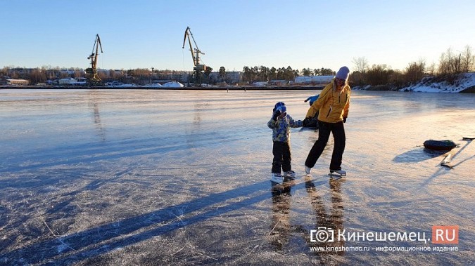 Кинешемцы облюбовали речные просторы для катания на коньках фото 18