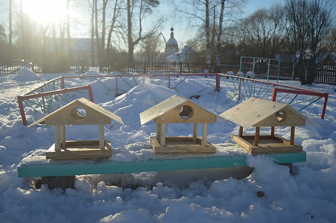 Колония-поселение №12 подарила детским садам Кинешемского района кормушки для птиц фото 3