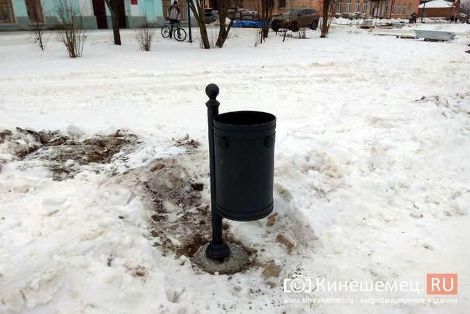 На Волжском бульваре установили 72 скамейки по демократичным ценам фото 14