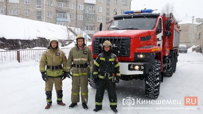 Пожарные Кинешмы получили новую автоцистерну «УРАЛ-5557» фото 8