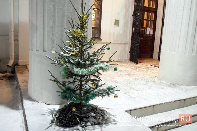 В православных храмах Кинешмы прошли рождественские службы фото 21