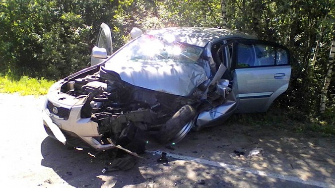 В Ивановской области «Киа» врезалась в экскаватор фото 2