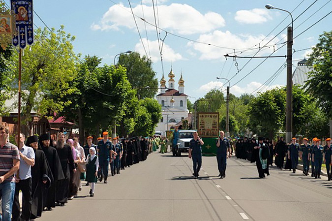 Губернатор Ивановской области пошёл крестным ходом фото 11